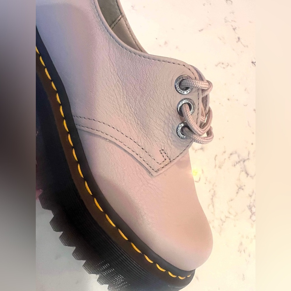 Dr. Martens Men’s SZ.9 1461  Quad II Leather Platform Taupe Shoes New - Picture 12 of 14